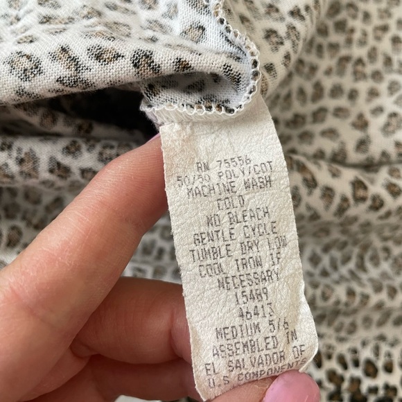 Bundle of girls pants and skirt. Mixedsize Leopard Skirt and Floral Leggings Set - Picture 6 of 6